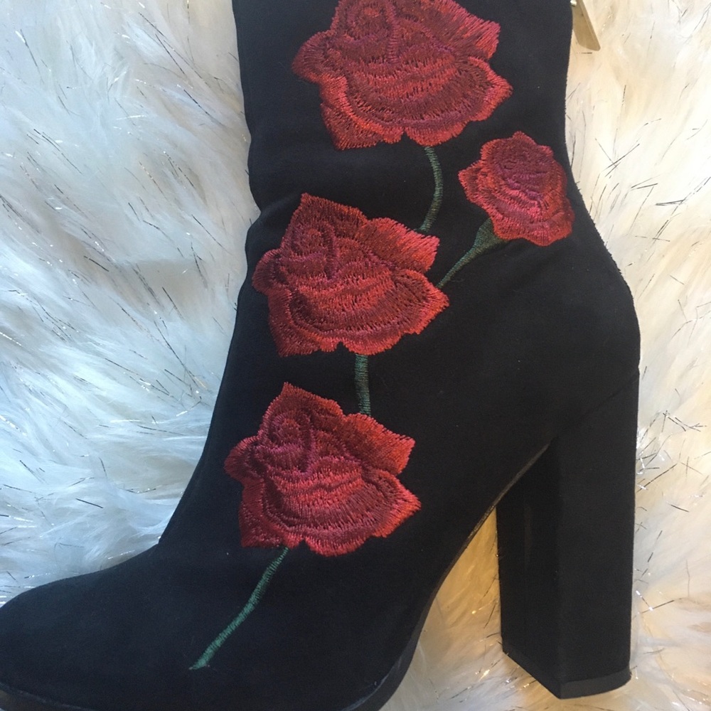 Intentionally Blank Rose Boots RARE - Picture 4 of 7